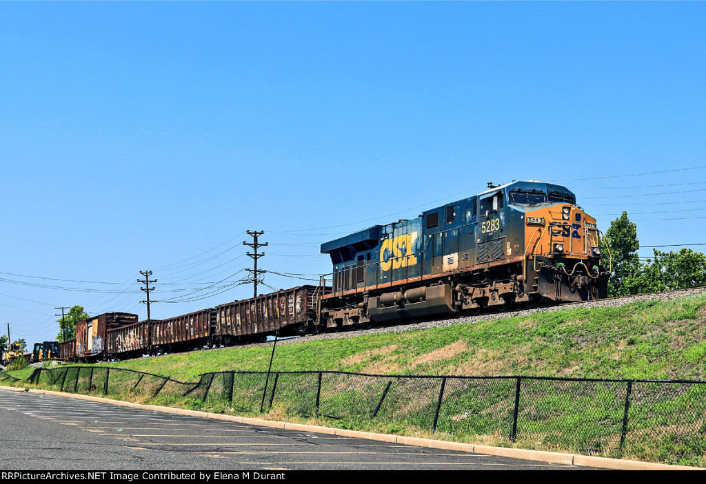 CSX 5283 on W-083